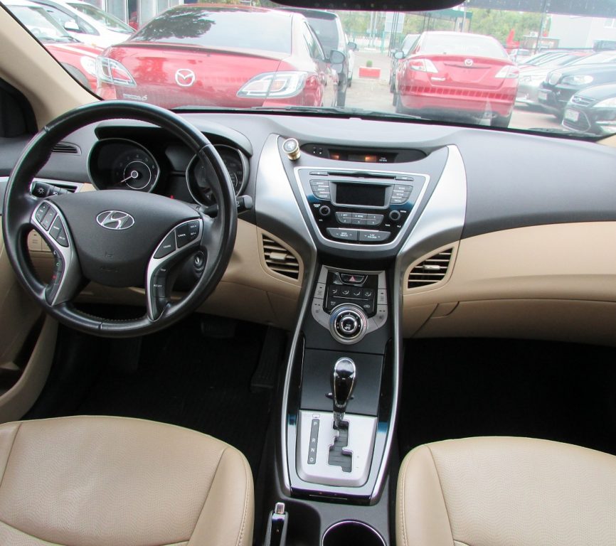 Hyundai Elantra 2013