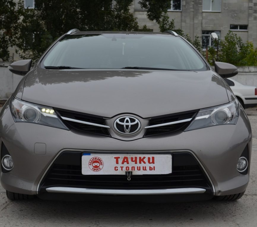 Toyota Auris 2014