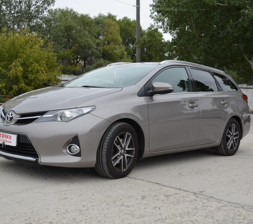 Toyota Auris 2014