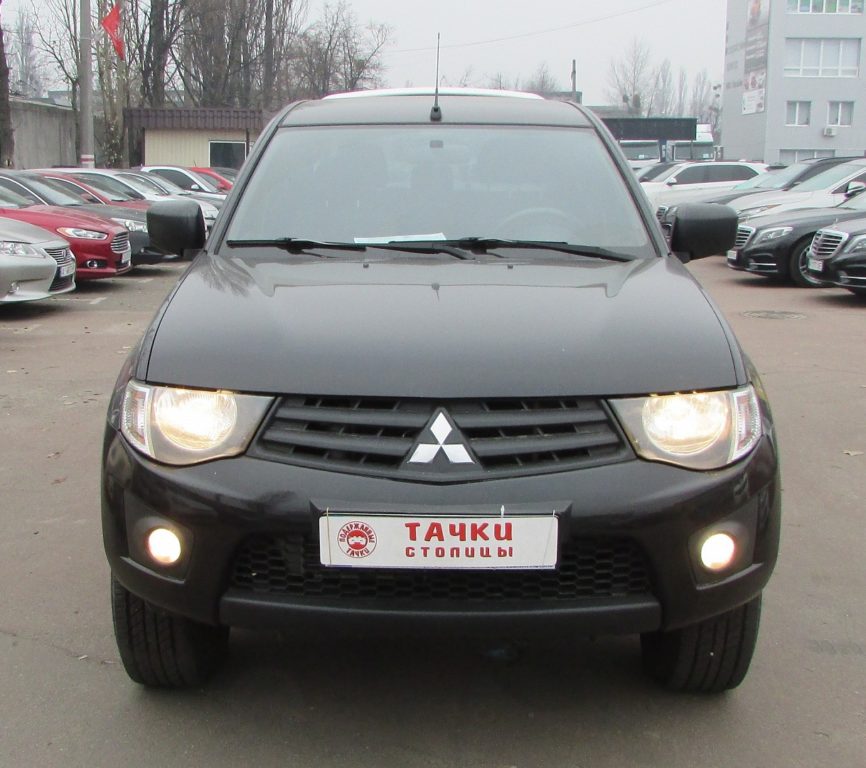 Mitsubishi L 200 2013