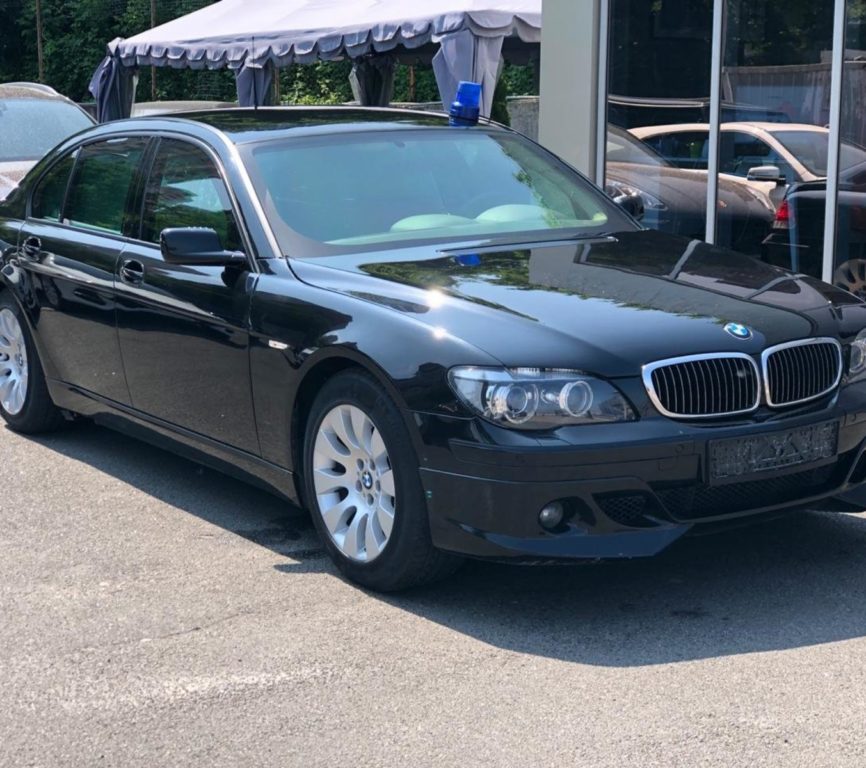 BMW 760 2003