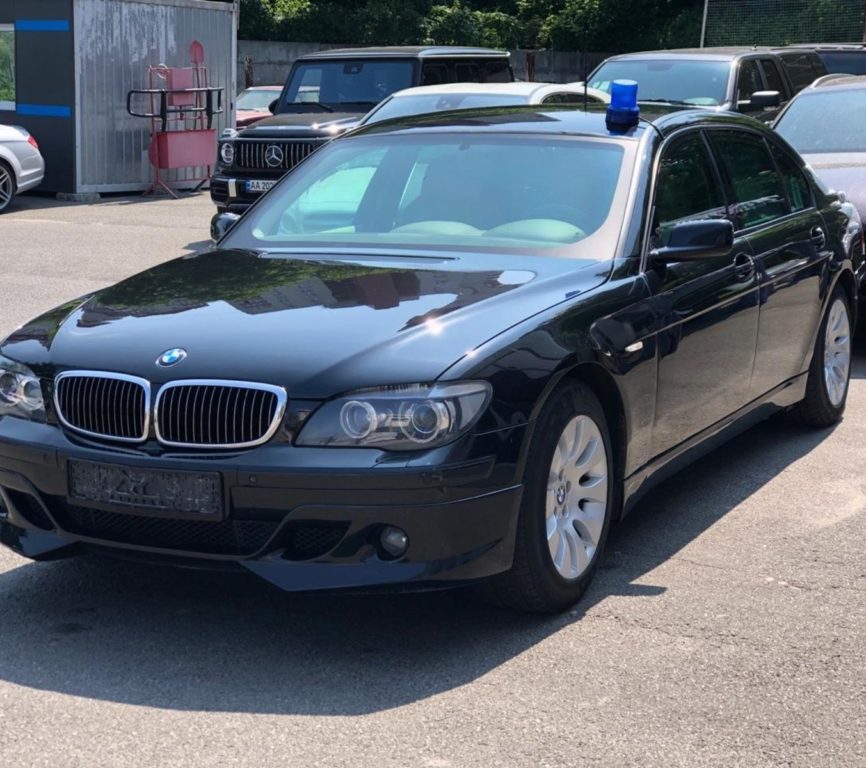 BMW 760 2003