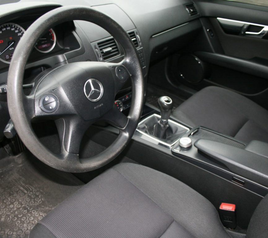 Mercedes-Benz C-Class 2011