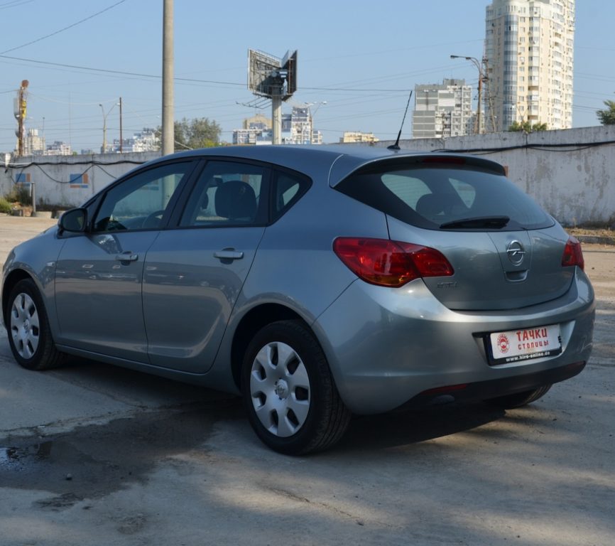 Opel Astra J 2010