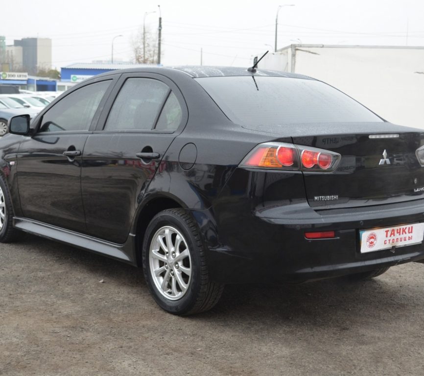 Mitsubishi Lancer X 2011