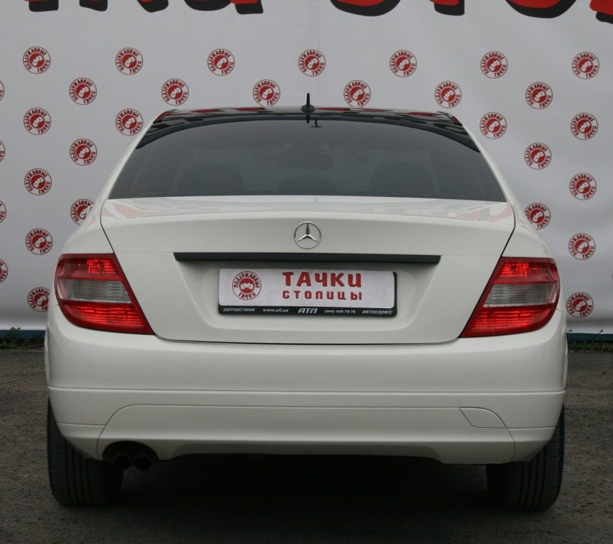 Mercedes-Benz C-Class 2011