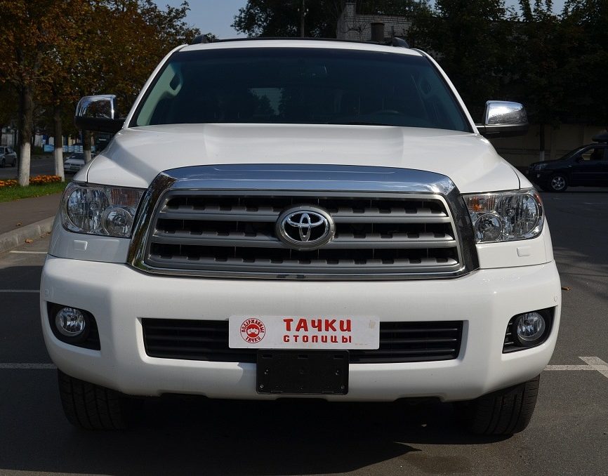 Toyota Sequoia 2016