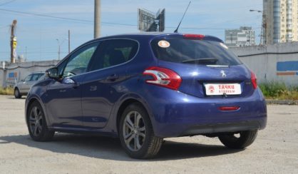 Peugeot 208 2013