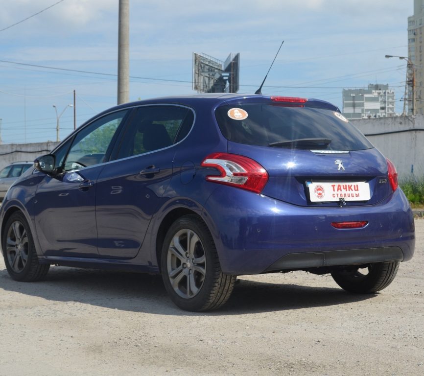 Peugeot 208 2013