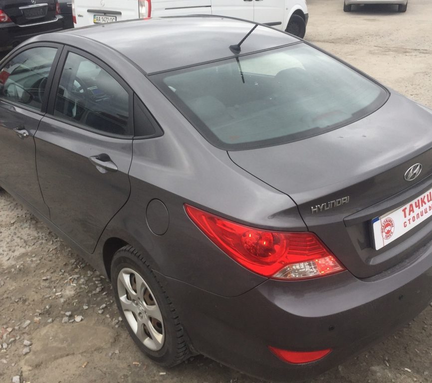 Hyundai Accent 2012