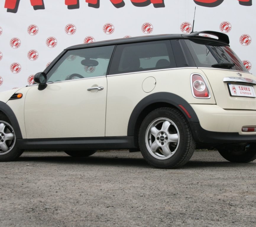 MINI Cooper 2010