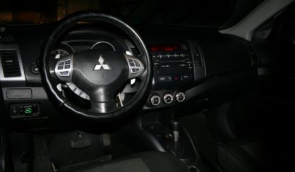 Mitsubishi Outlander XL 2010