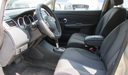 Nissan TIIDA 2008