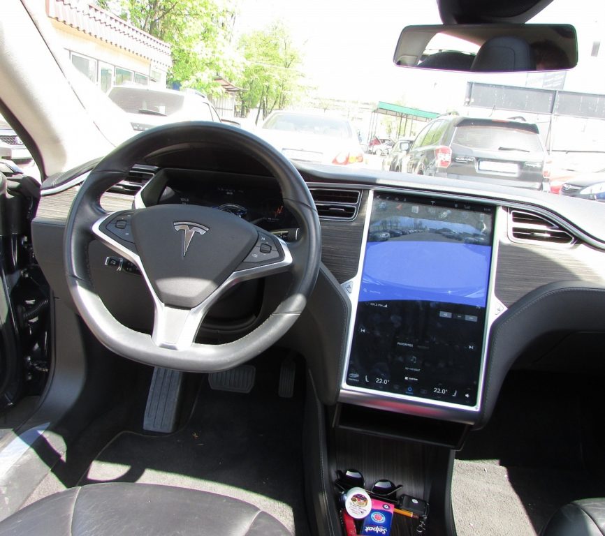 Tesla Model S 2014