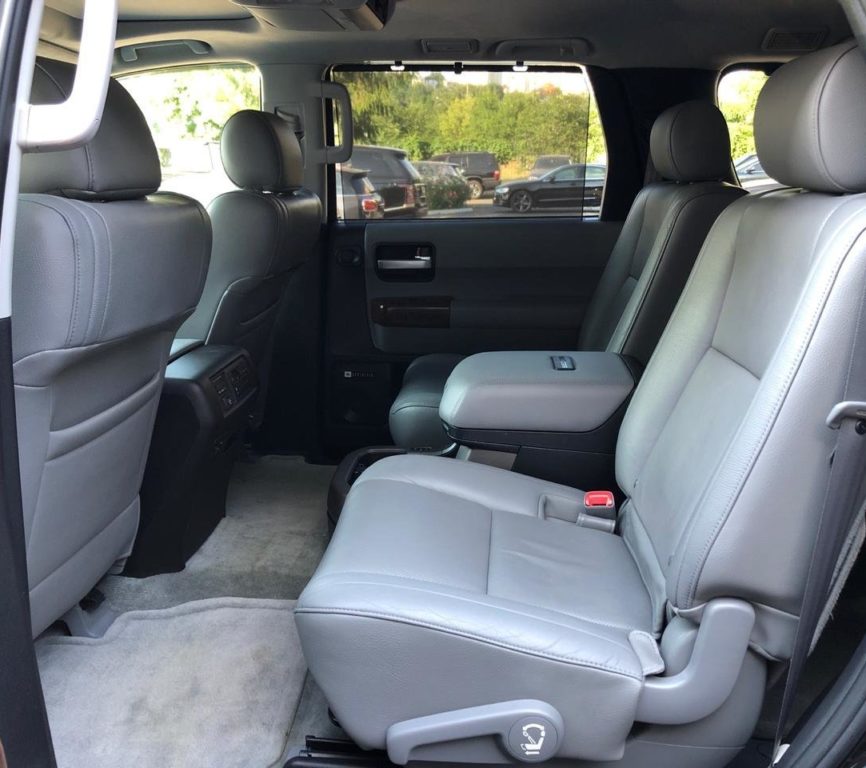 Toyota Sequoia 2010