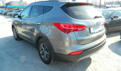 Hyundai Grand Santa Fe 2012