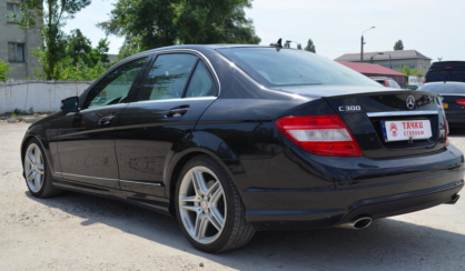 Mercedes-Benz C-Class 2011