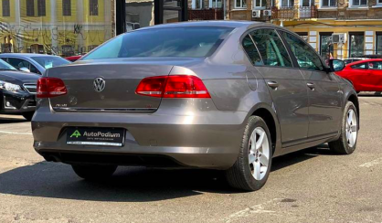 Volkswagen Passat B7 2011