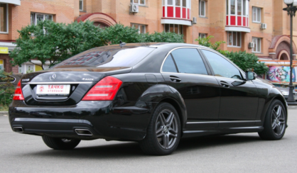 Mercedes-Benz S-Class 2010