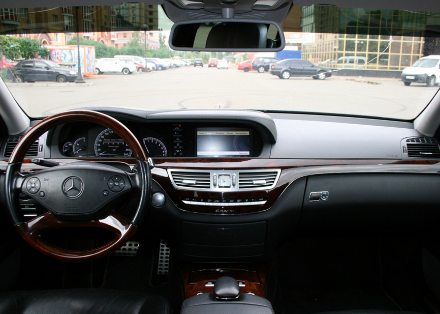 Mercedes-Benz S-Class 2010