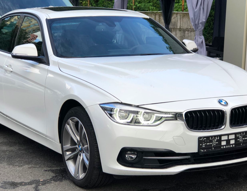 BMW 330 2018