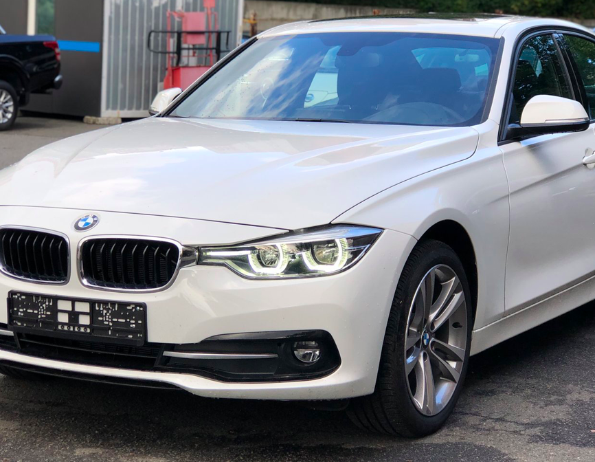 BMW 330 2018