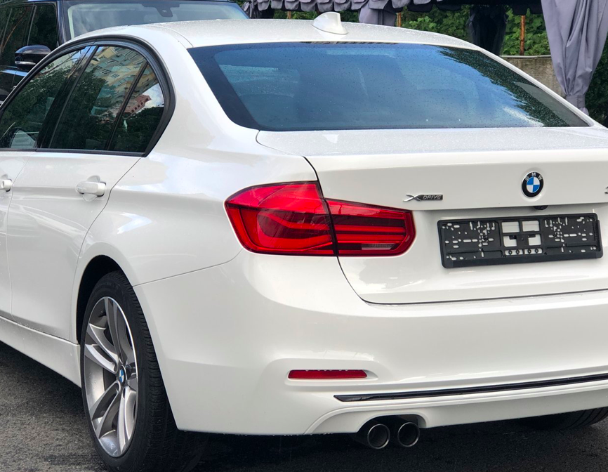 BMW 330 2018