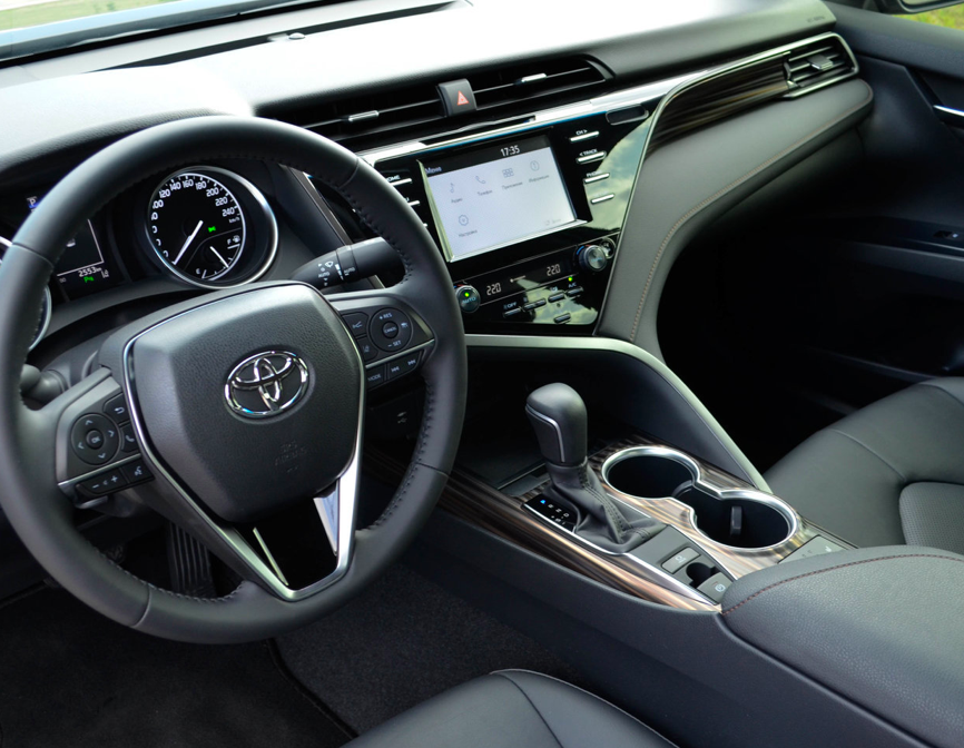 Toyota Camry 2019