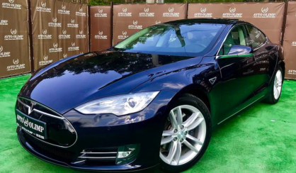 Tesla Model S 2014