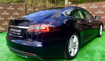 Tesla Model S 2014