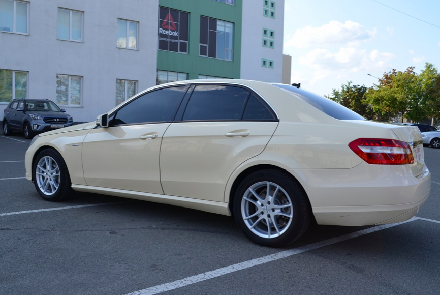 Mercedes-Benz E-Class 2009