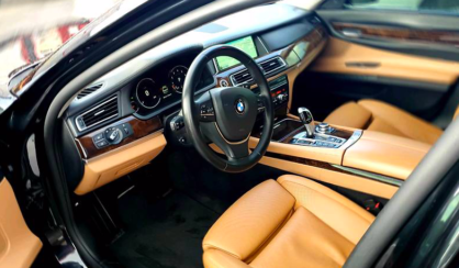 BMW 750 2013
