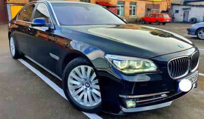 BMW 750 2013