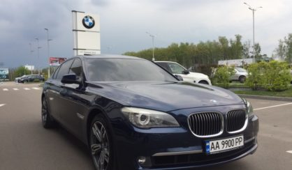 BMW 740 2011