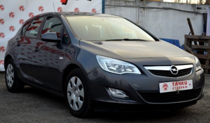 Opel Astra J 2012