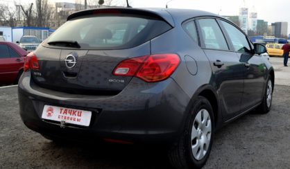 Opel Astra J 2012