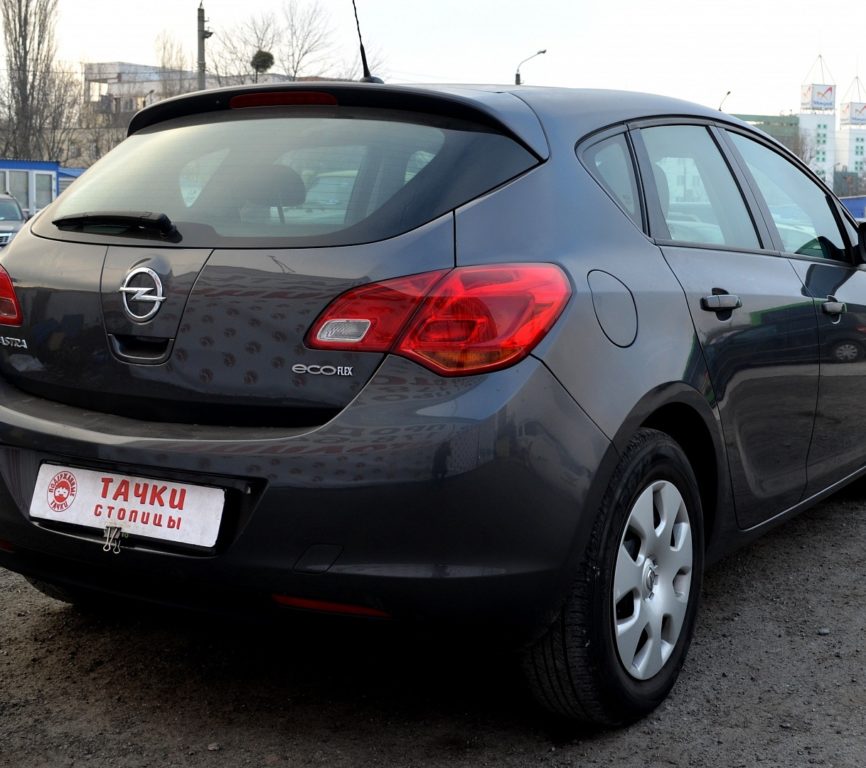 Opel Astra J 2012