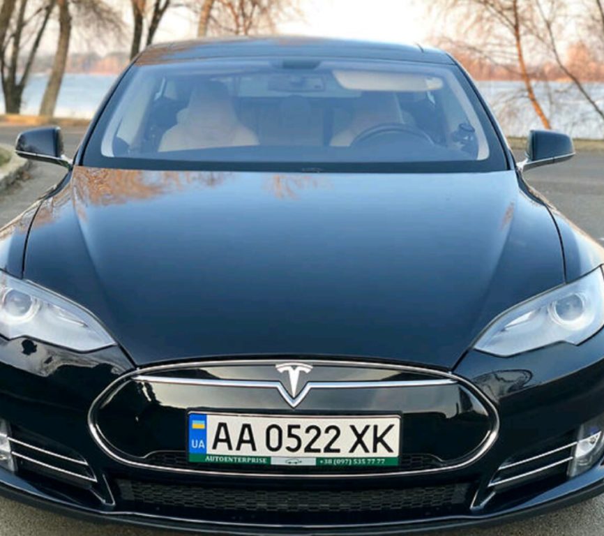 Tesla Model S 2013