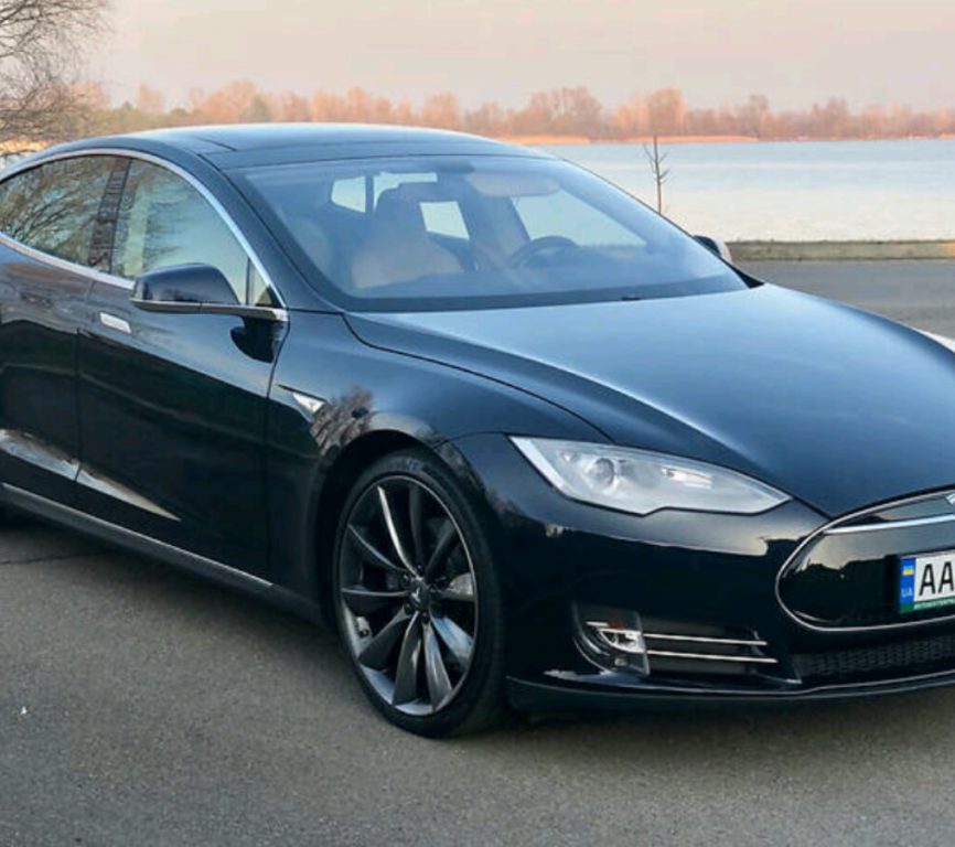 Tesla Model S 2013