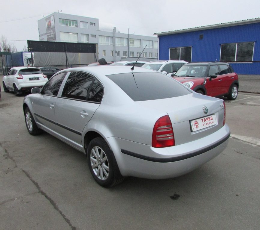 Skoda Superb 2006