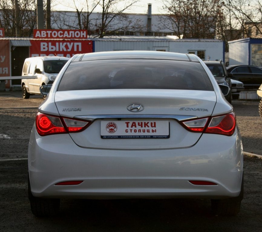 Hyundai Sonata 2011