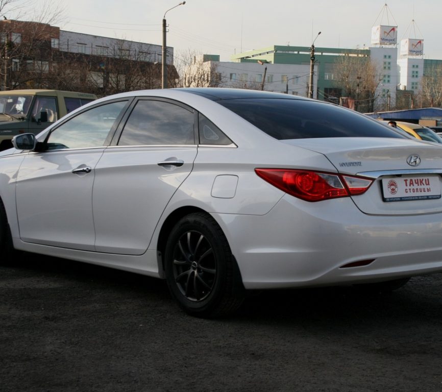 Hyundai Sonata 2011