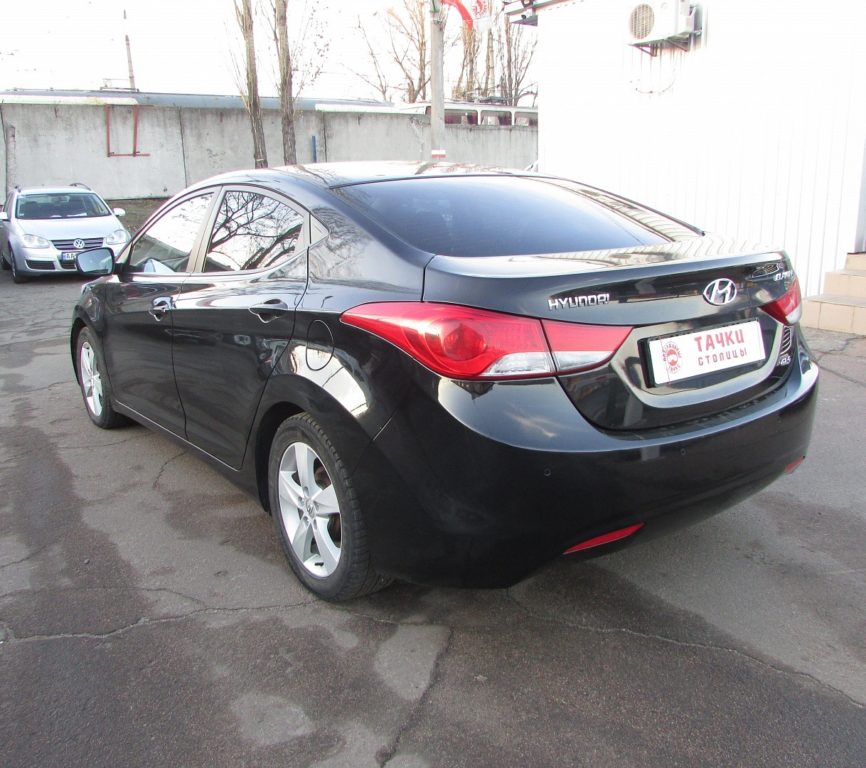 Hyundai Elantra 2012