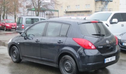 Nissan TIIDA 2008