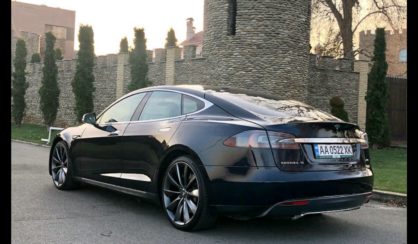 Tesla Model S 2013