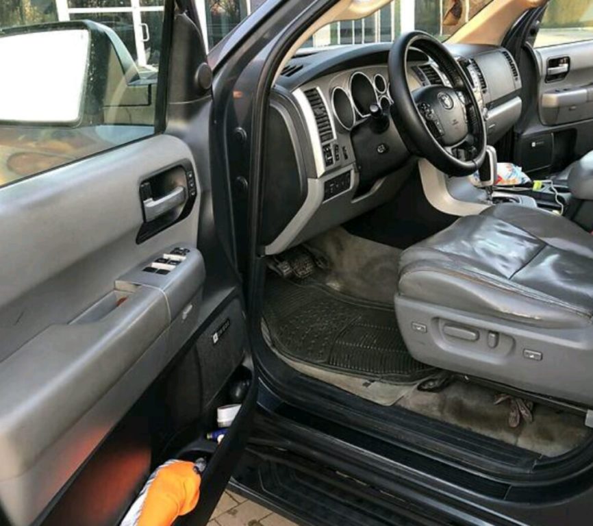 Toyota Sequoia 2008