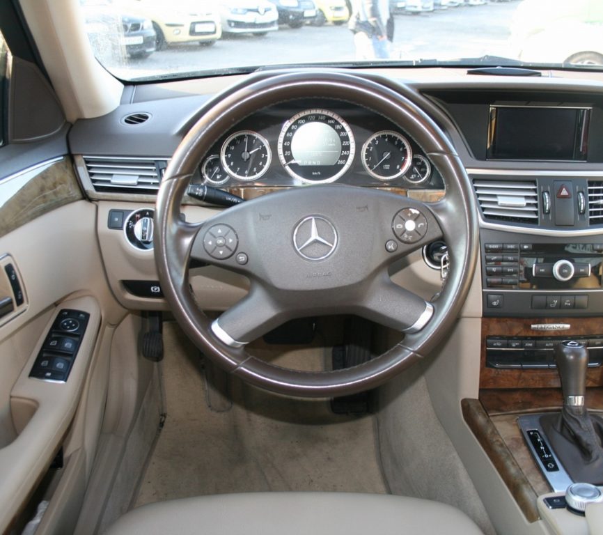 Mercedes-Benz E 200 2010
