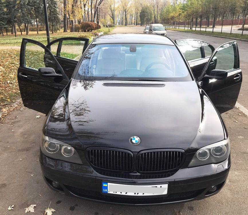 BMW 750 2006