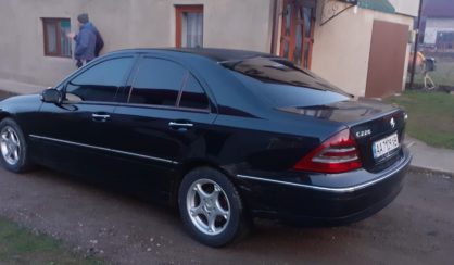 Mercedes-Benz C 220 2003