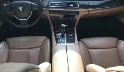 BMW 750 2009